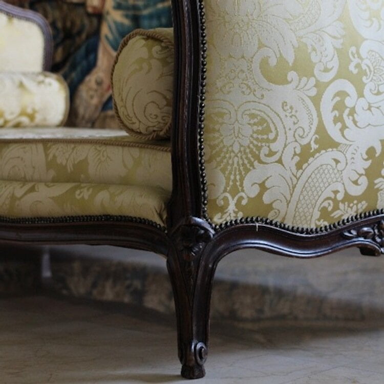 French+Antique+19th+century+louis+xv+daybed+gold+silk+detail