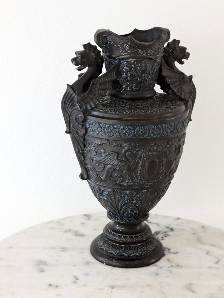 The_Find_Antiques_Wilhelm_Schiller_Majolica_urn