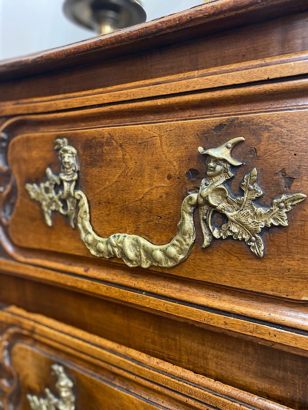 Louis XV Commode Bronze drawer handle